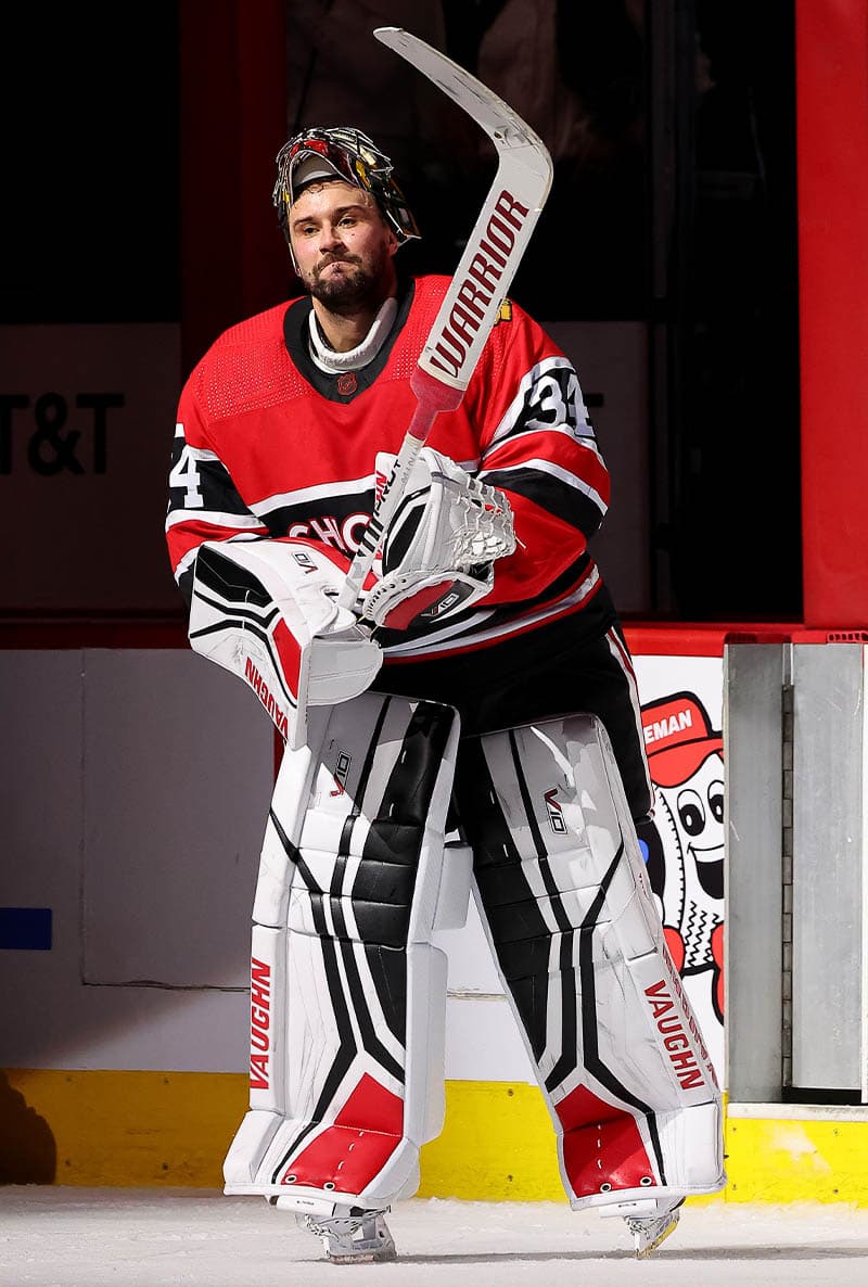 Petr_Cech_Play_Ice_Hockey_With_NHL_Stars_SPACEBAR_Photo01_57f1f0b536.jpeg