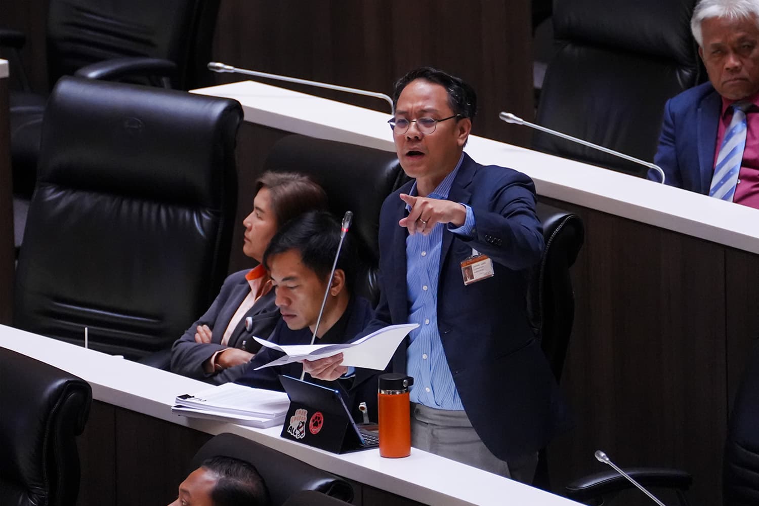 ‘สภา’ ของบทำ ‘คลังแสง’ เหน็บจะเอาไปสู้ ‘รปห.’ หรืออะไร