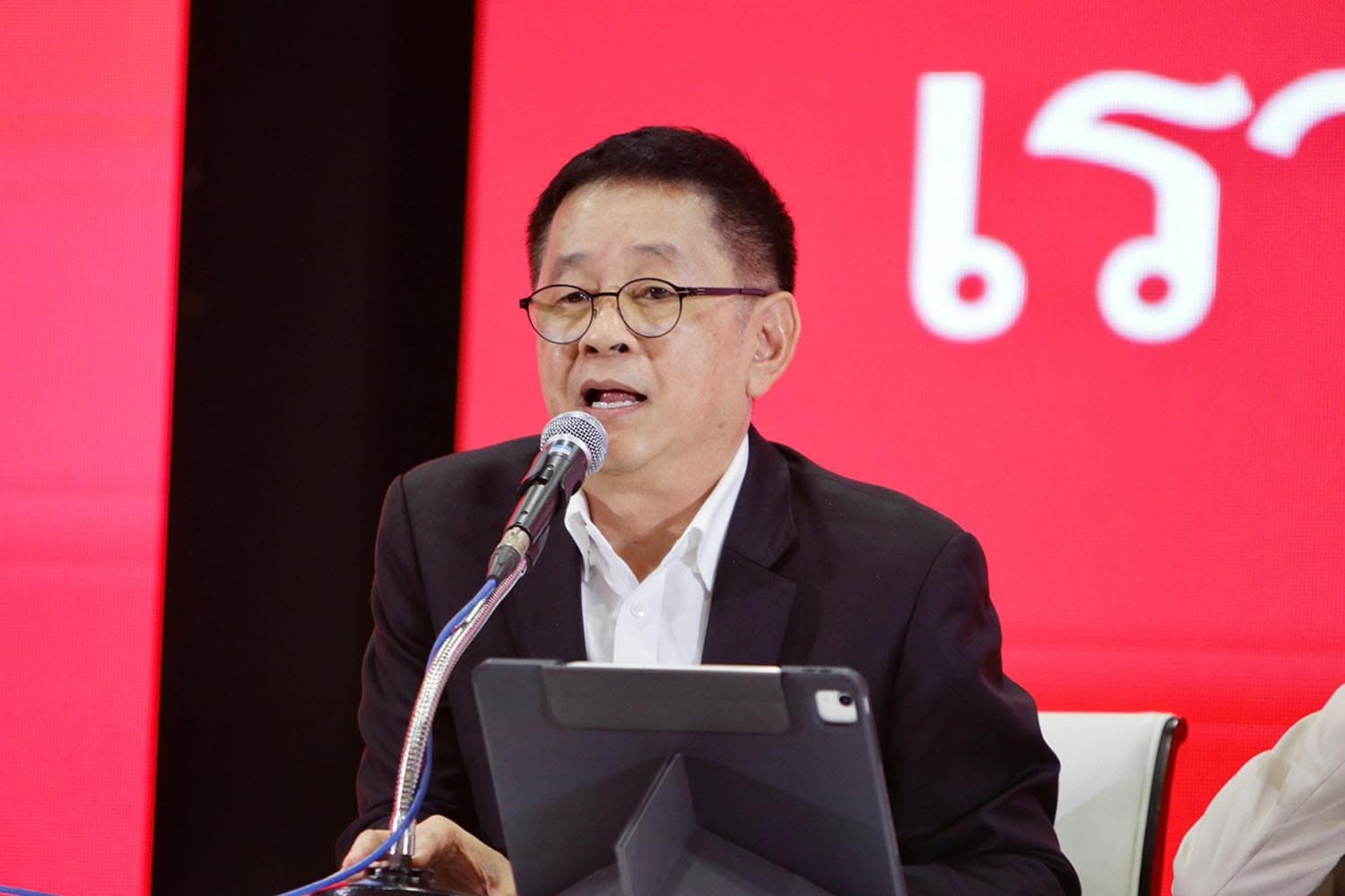 Pheu_Thai_Party_not_received_an_invitation_to_join_SPACEBAR_Hero_96782c7cc0.jpeg