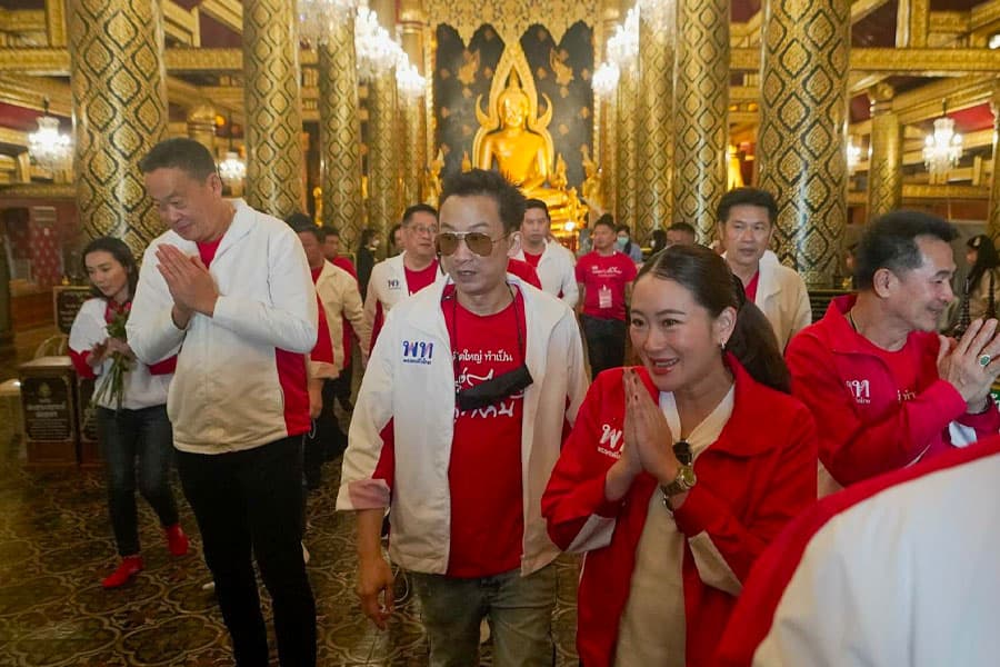 Pheuthai_campaigns_in_Phitsanulok_promotes_3_good_agriculture_to_add_money_to_farmers_pockets_SPACEBAR_Photo01_48d5295c90.jpeg