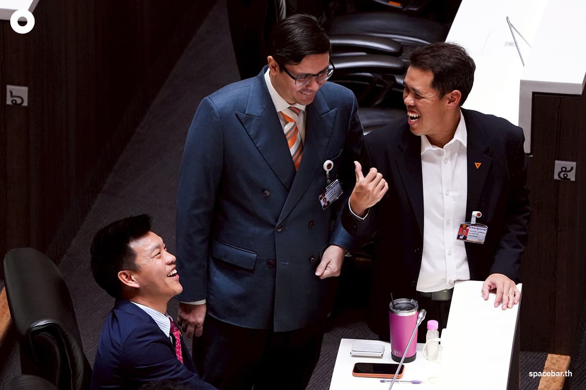 Photo-StoryAnutin-delivers-his-policy-statement-to-Parliament-SPACEBAR-Photo03.jpg