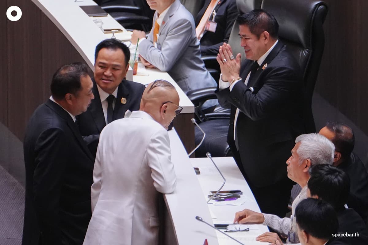 Photo-StoryAnutin-delivers-his-policy-statement-to-Parliament-SPACEBAR-Photo15.jpg