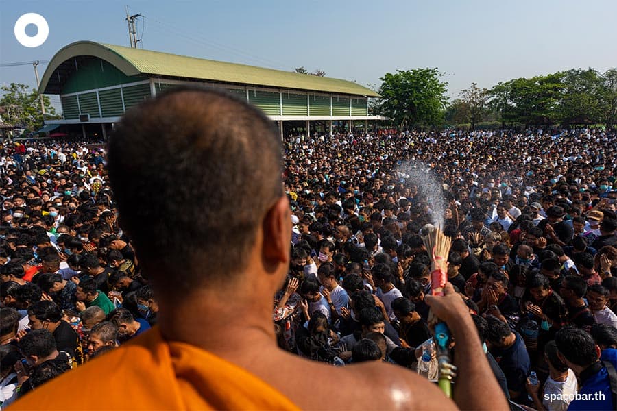 Photo_Story_Paying_homage_to_teachers_at_Wat_Bang_Phra_2023_SPACEBAR_Photo14_233f887d92.jpeg