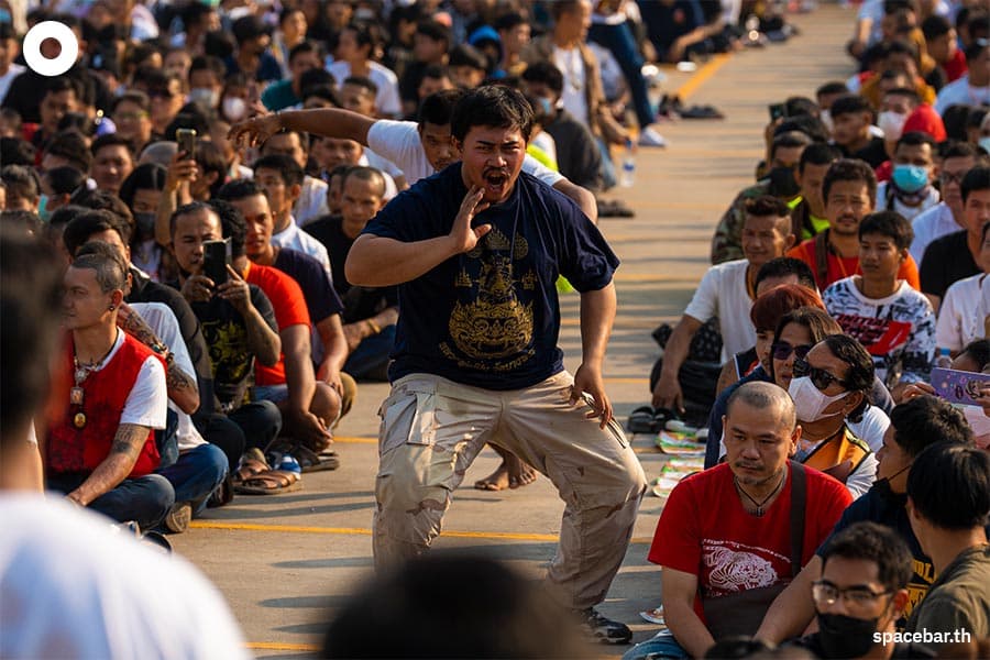 Photo_Story_Paying_homage_to_teachers_at_Wat_Bang_Phra_2023_SPACEBAR_Photo20_e1e2cf7529.jpeg