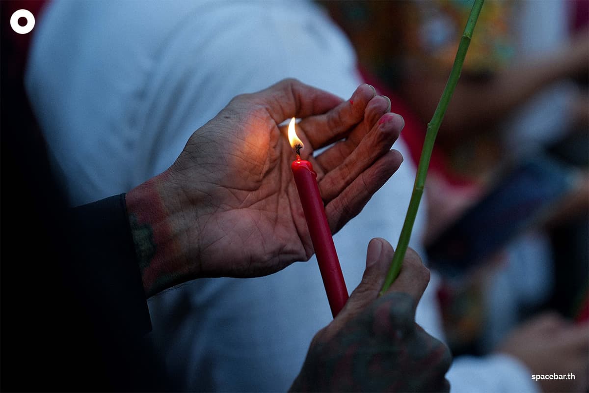 Photo_Story_Red_Shirts_light_candles_in_remembrance_of_those_who_died_in_2010_SPACEBAR_Photo04_2580b37a4c.jpg