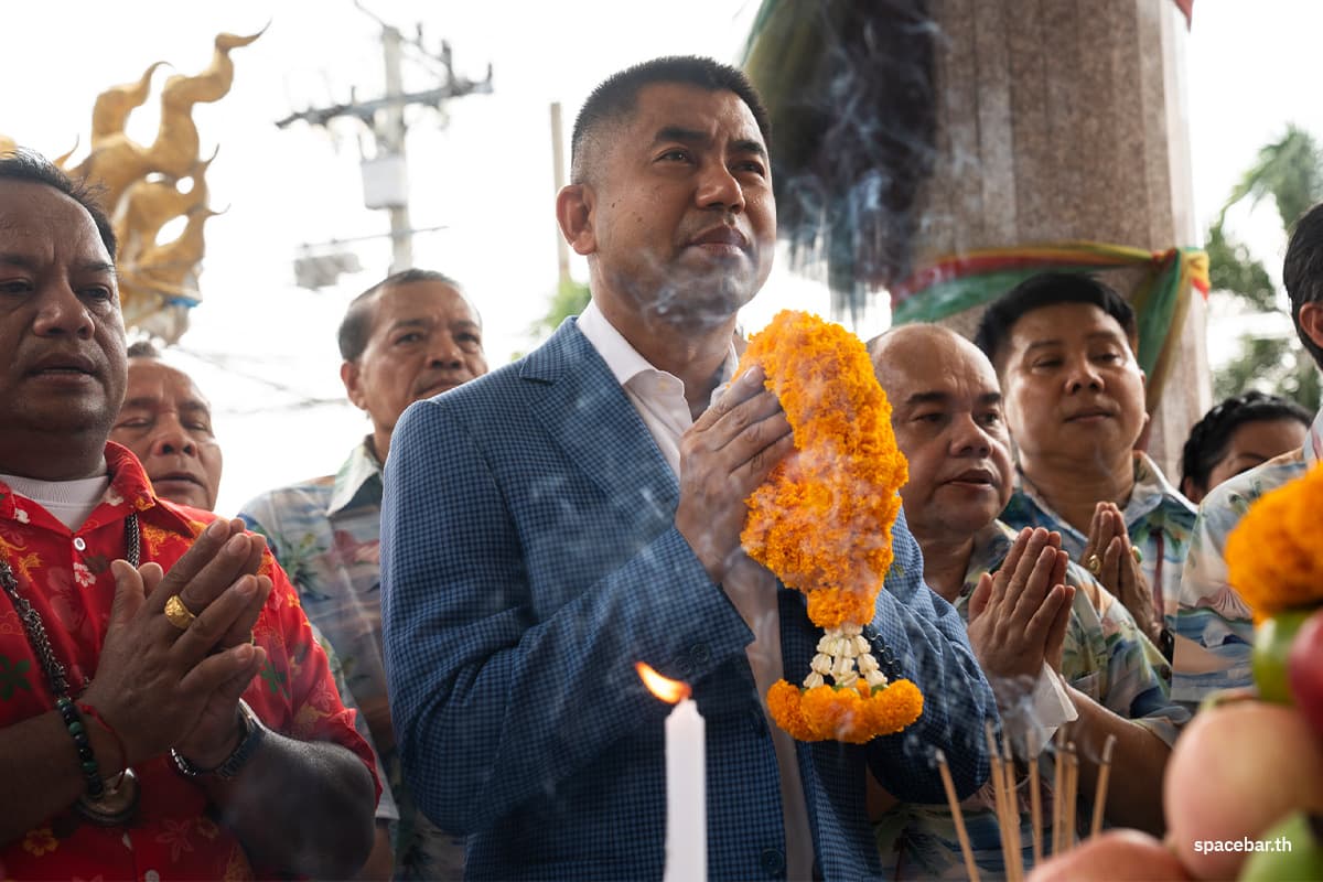 Photo_Story_Surachet_join_the_Songkran_festival_for_the_people_South_psd_SPACEBAR_Photo02_3066ea0051.jpg