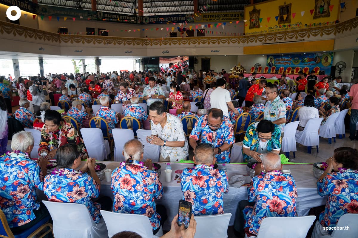 Photo_Story_Surachet_join_the_Songkran_festival_for_the_people_South_psd_SPACEBAR_Photo06_af9543e9e0.jpg