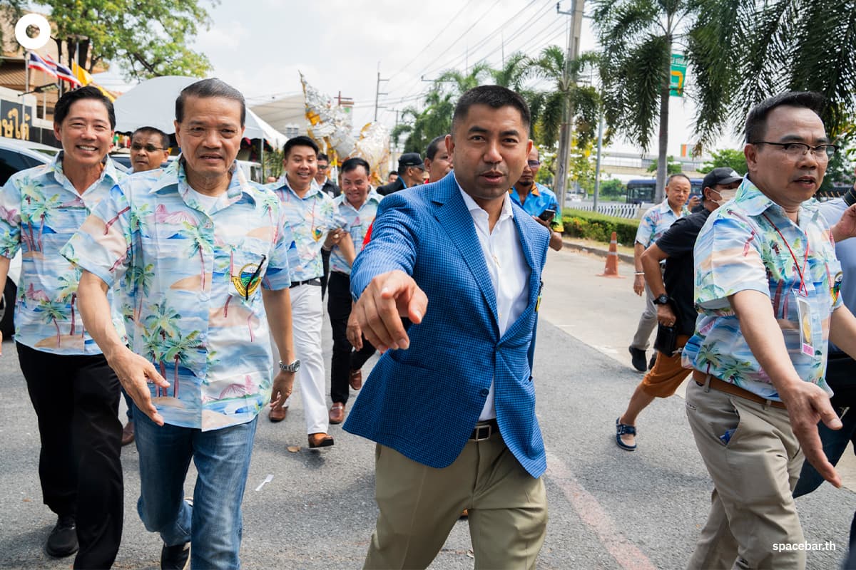 Photo_Story_Surachet_join_the_Songkran_festival_for_the_people_South_psd_SPACEBAR_Photo07_7ca1c1d3e4.jpg