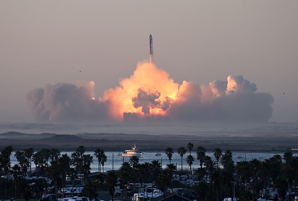 Photo_story_us_space_spacex_launch_SPACEBAR_Thumbnail_d50b4355cf.jpg