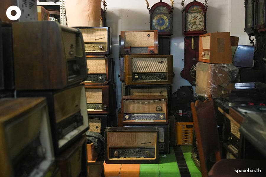 Photostory_Yuwawat_Vintage_Collector_SPACEBAR_Photo06_64b1c59df8.jpeg