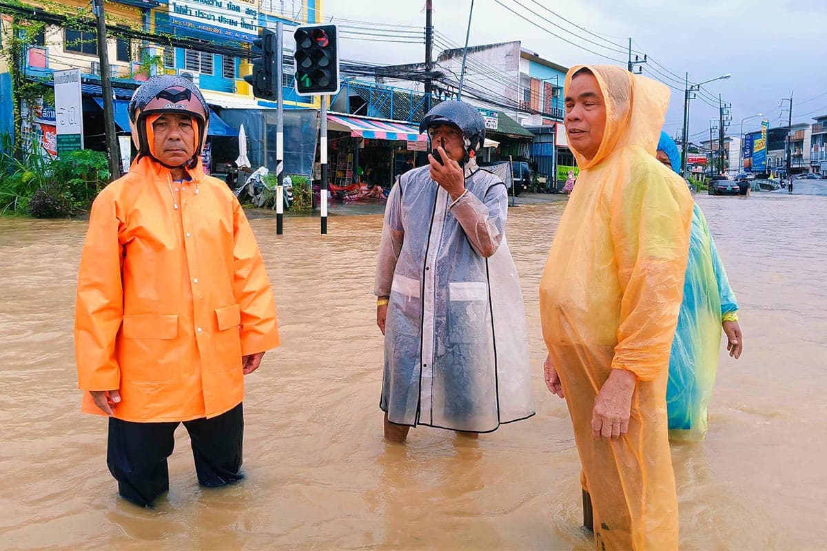 Phuket-remains-in-a-critical-situation-with-accumulated-rainfall-causing-high-flood-levels-in-many-areas-SPACEBAR-Photo02.jpg