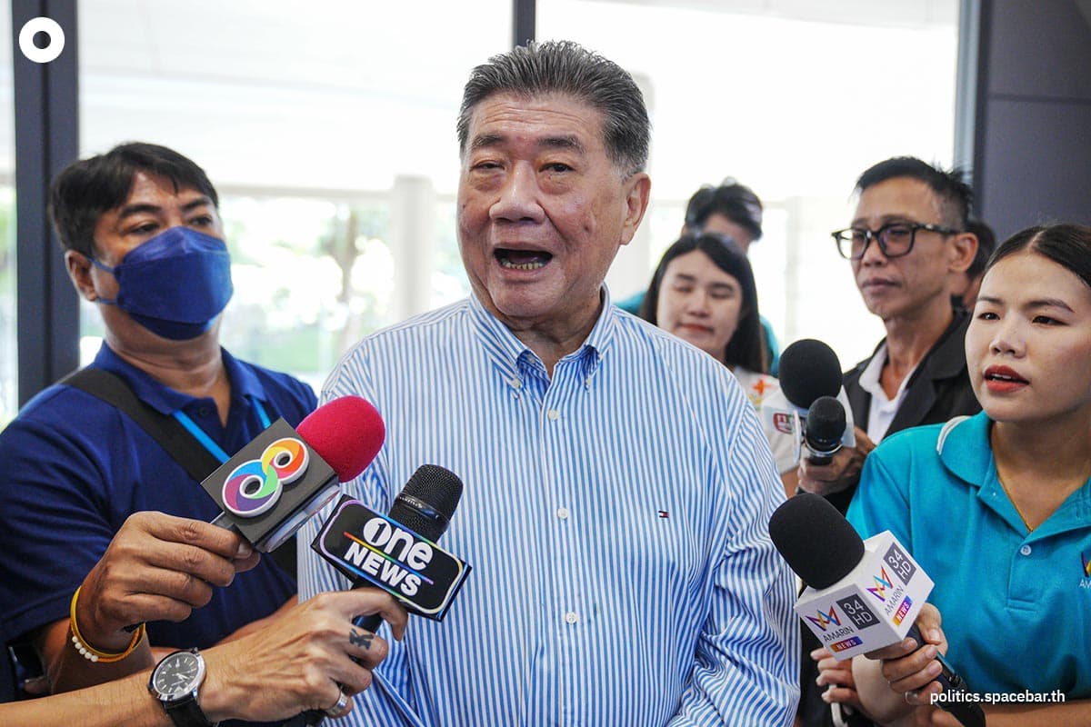 Phumtham_accept_political_mathematics_are_forced_game_make_us_walk_SPACEBAR_Photo04_f397a9ebd0.jpeg