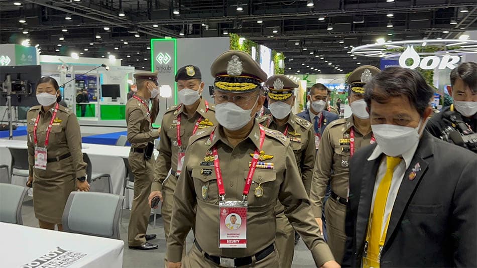 Police_chief_explains_why_people_clash_with_mobs_to_stop_APEC_SPACEBAR_Photo01_62d8912ecc.jpeg