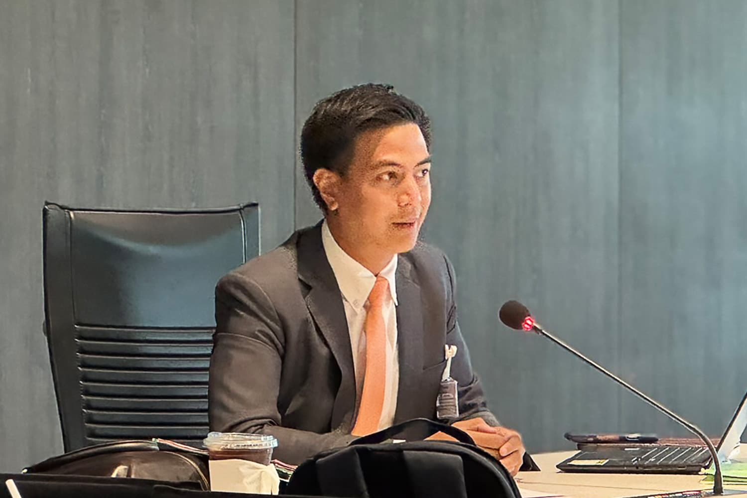 ‘กมธ.พัฒนาการเมืองฯ’ ซัดเดือด ‘รีโนเวทสภา’ เชื่อม ‘ศาลาแก้ว-ที่ประชุม’ เพื่อไร