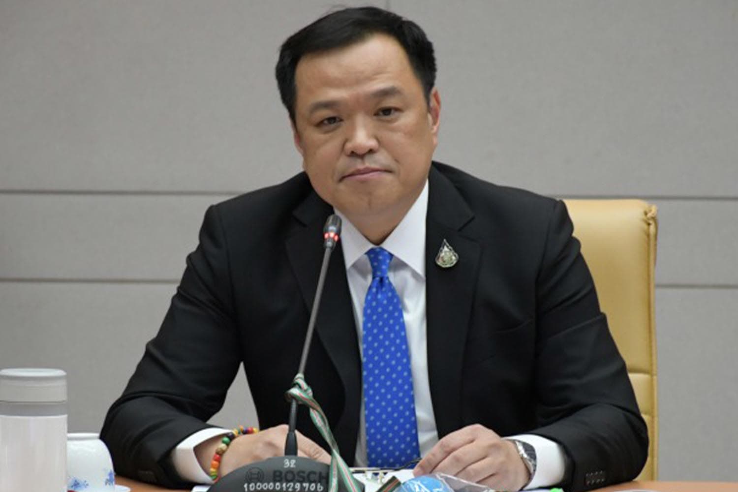 Prawit_Anutin_Deal_Prime_Minister_Etiquette_SPACEBAR_Hero_a940aad766.jpeg