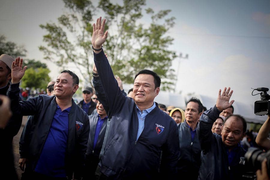 Prawit_Anutin_Saksiam_joined_the_lunch_table_has_political_implications_SPACEBAR_Photo02_396d91e570.jpeg