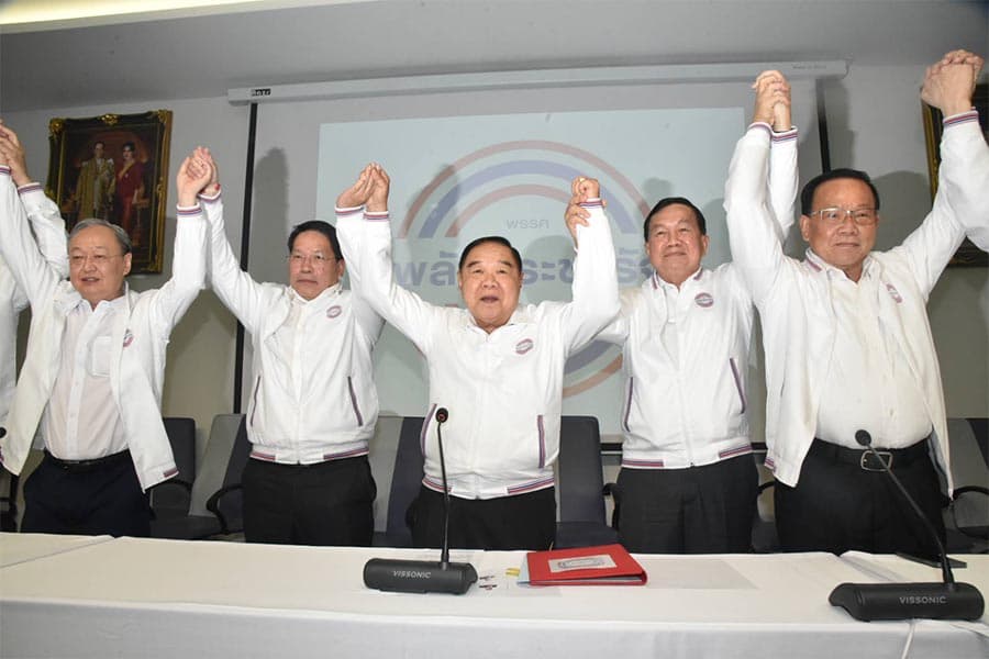 Prawit_closes_welcome_deal_Uttama_Sonthirat_returned_PPRP_home_SPACEBAR_Photo01_93cd0c4e5b.jpeg