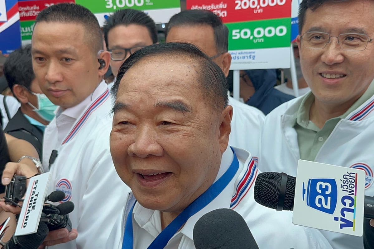 Prawit_smiles_in_response_to_PPRP_catches_number_37_telling_good_numbers_SPACEBAR_Photo02_50a3cd7180.jpeg