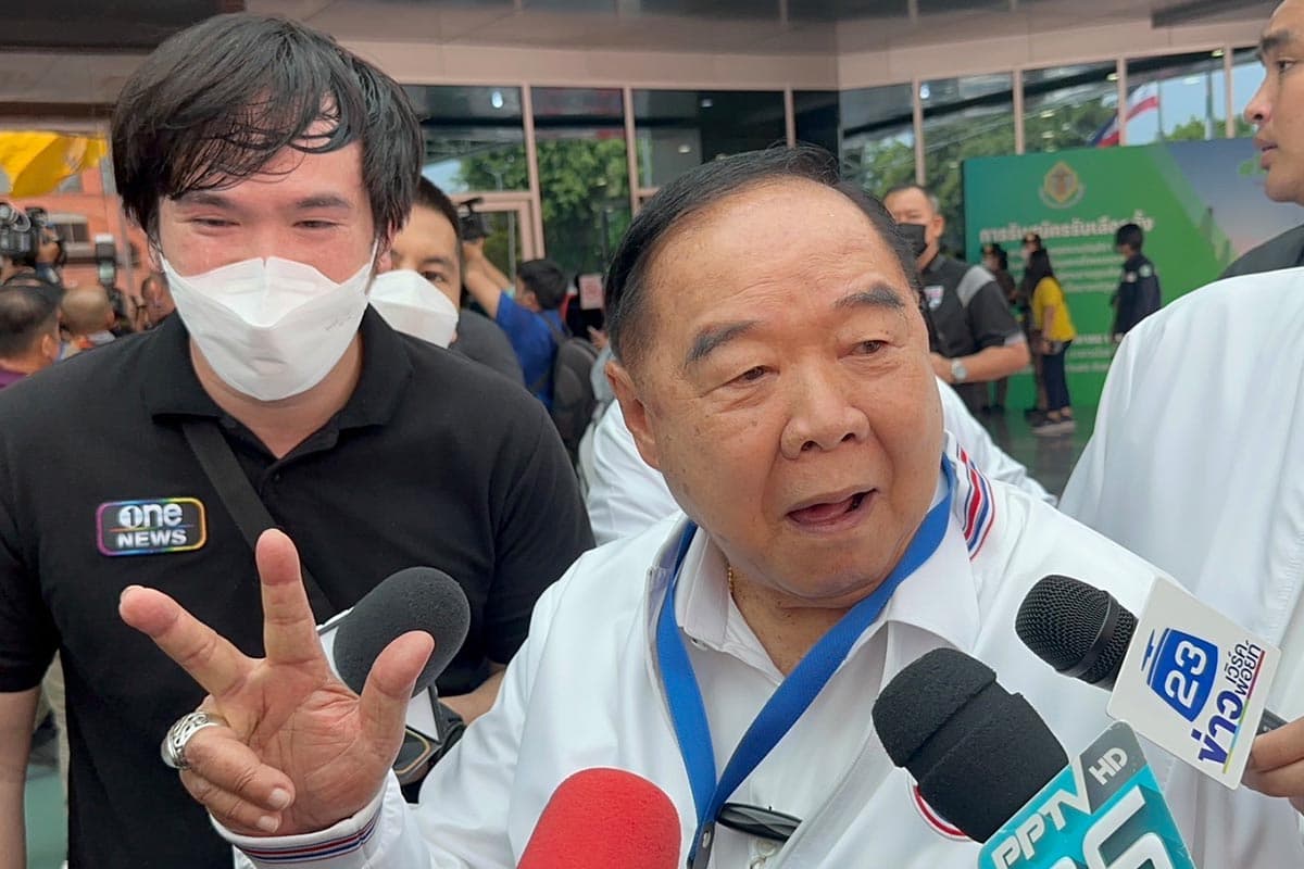 Prawit_smiles_in_response_to_PPRP_catches_number_37_telling_good_numbers_SPACEBAR_Photo04_62e00a3662.jpeg