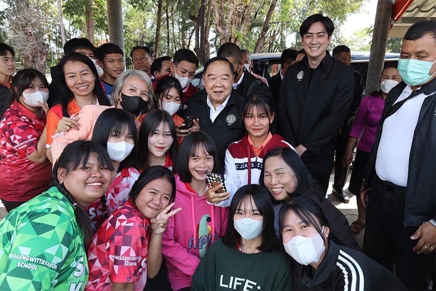 Prawit_went_to_Yasothon_Mukdahan_SPACEBAR_Photo03_8da3847b96.jpeg
