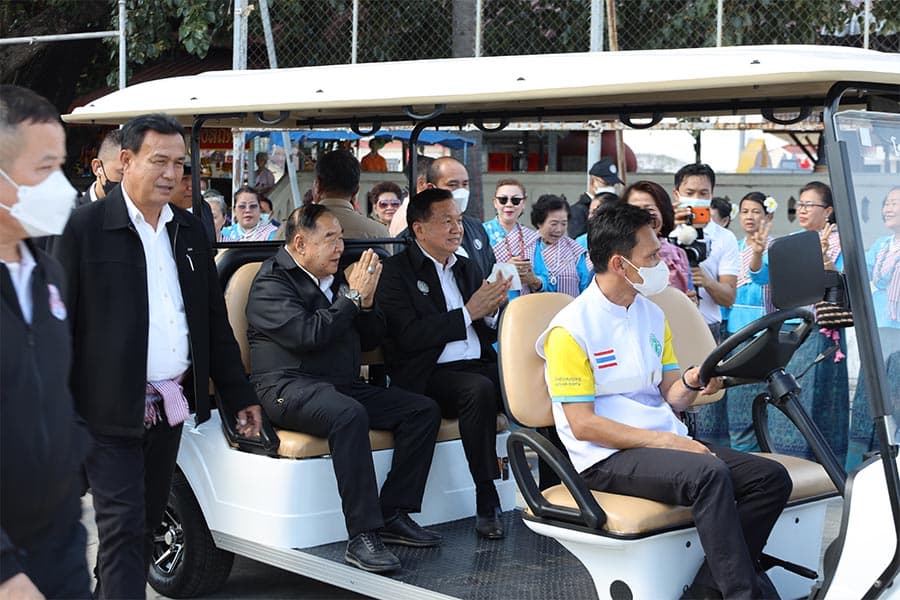 Prawit_went_to_Yasothon_Mukdahan_SPACEBAR_Photo04_3e5070ae3f.jpeg