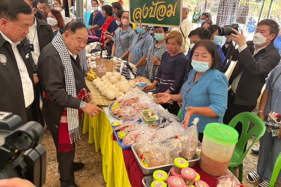 Prawit_went_to_Yasothon_Mukdahan_SPACEBAR_Photo08_b9ec735f0a.jpeg