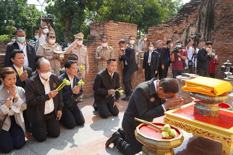 Prayut_goes_to_the_government_inspection_area_Ayutthaya_province_SPACEBAR_Photo04_700bd76a74.jpeg