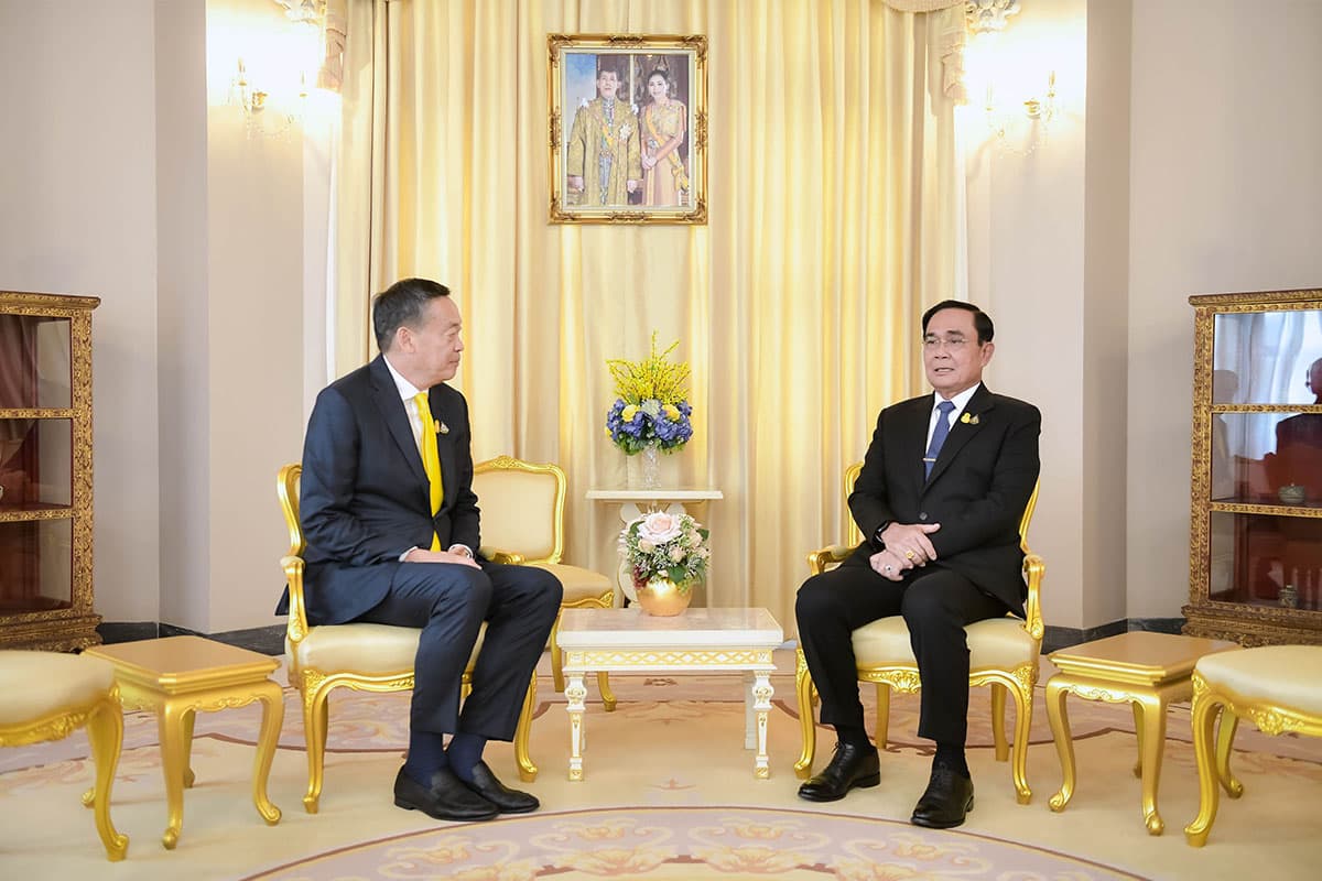 Prayut_talks_with_Srettha_and_takes_a_tour_of_the_Government_House_SPACEBAR_Photo01_d9543f750a.jpeg