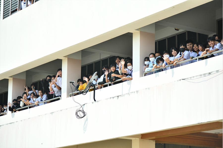 Prayut_to_Nong_Bua_Lam_Phu_crack_down_on_drugs_Please_don_t_hate_the_soldiers_SPACEBAR_Photo01_e854904abe.jpeg