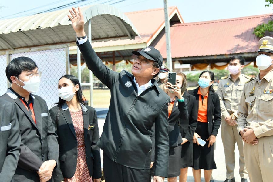 Prayut_to_Nong_Bua_Lam_Phu_crack_down_on_drugs_Please_don_t_hate_the_soldiers_SPACEBAR_Photo03_08c5b47f9b.jpeg