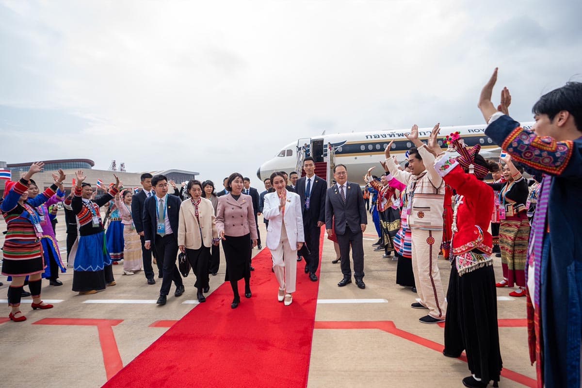 Prime_Minister_Pae_Thongthan_arrives_in_China_ready_to_attend_the_8th_GMS_stage_SPACEBAR_Photo04_c0c30cc6cb.jpg