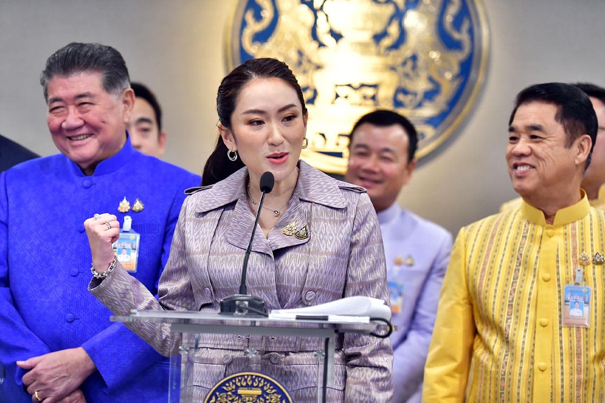 Prime_Minister_Pae_Thongthan_points_out_that_amending_the_constitution_is_a_matter_for_the_parliament_SPACEBAR_Photo01_9a09389f75.jpg