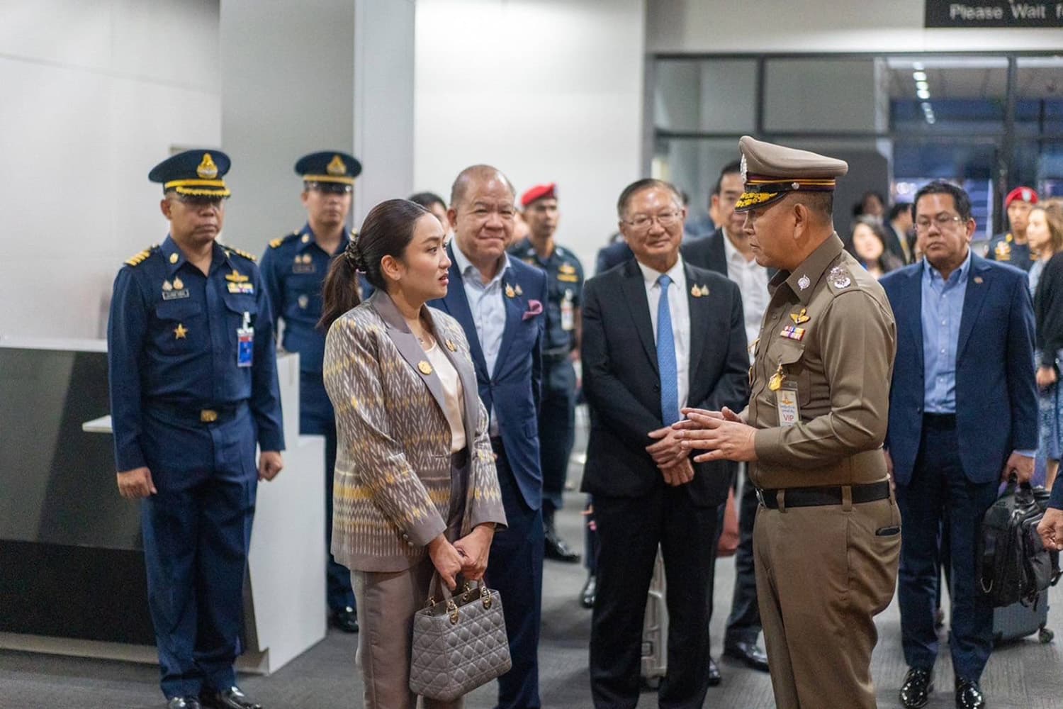 Prime_Minister_arrives_in_Thailand_SPACEBAR_Hero_9486477032.jpg