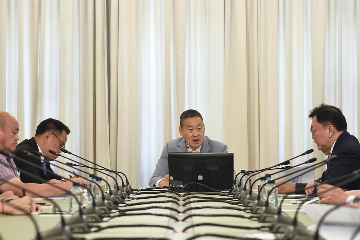 Prime_Minister_discusses_how_to_solve_PM_2_5_dust_Urge_Ministry_of_Interior_to_go_to_the_area_to_solve_people_problems_SPACEBAR_Photo01_7e29adc339.jpg