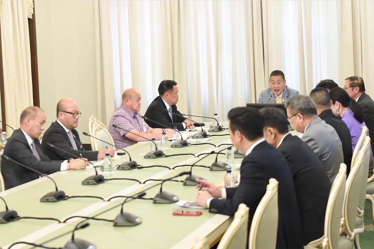 Prime_Minister_discusses_how_to_solve_PM_2_5_dust_Urge_Ministry_of_Interior_to_go_to_the_area_to_solve_people_problems_SPACEBAR_Photo02_a8c0fd0d75.jpg