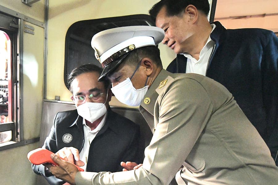 Prime_Minister_goes_to_Samut_Songkhram_SPACEBAR_Photo06_97e00e2a23.jpeg