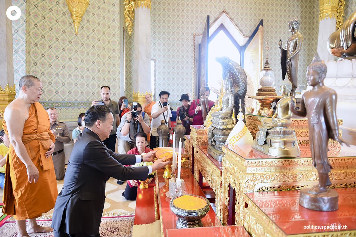 Prime_Minister_meets_His_Holiness_the_Supreme_Patriarch_SPACEBAR_Photo05_603e1e228f.jpeg