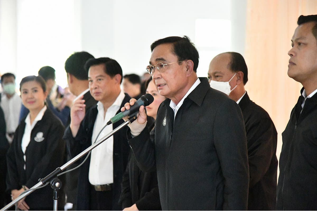 Prime_Minister_orders_urgent_relief_for_storm_victims_at_Phichit_SPACEBAR_Photo03_dfae506572.jpeg