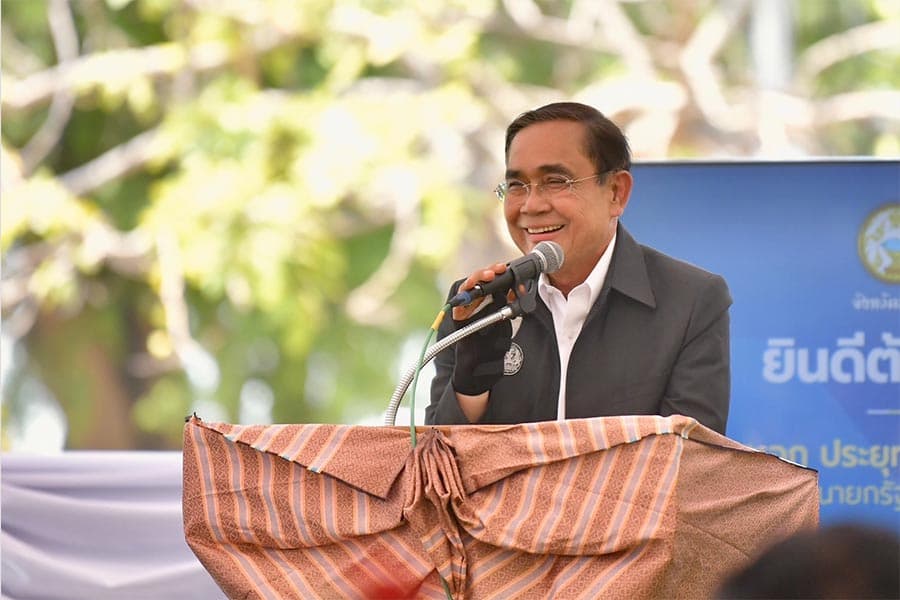 Prime_Minister_pays_respects_to_Songkhla_City_Pillar_Shrine_before_the_official_inspection_SPACEBAR_Photo07_e574777da8.jpeg