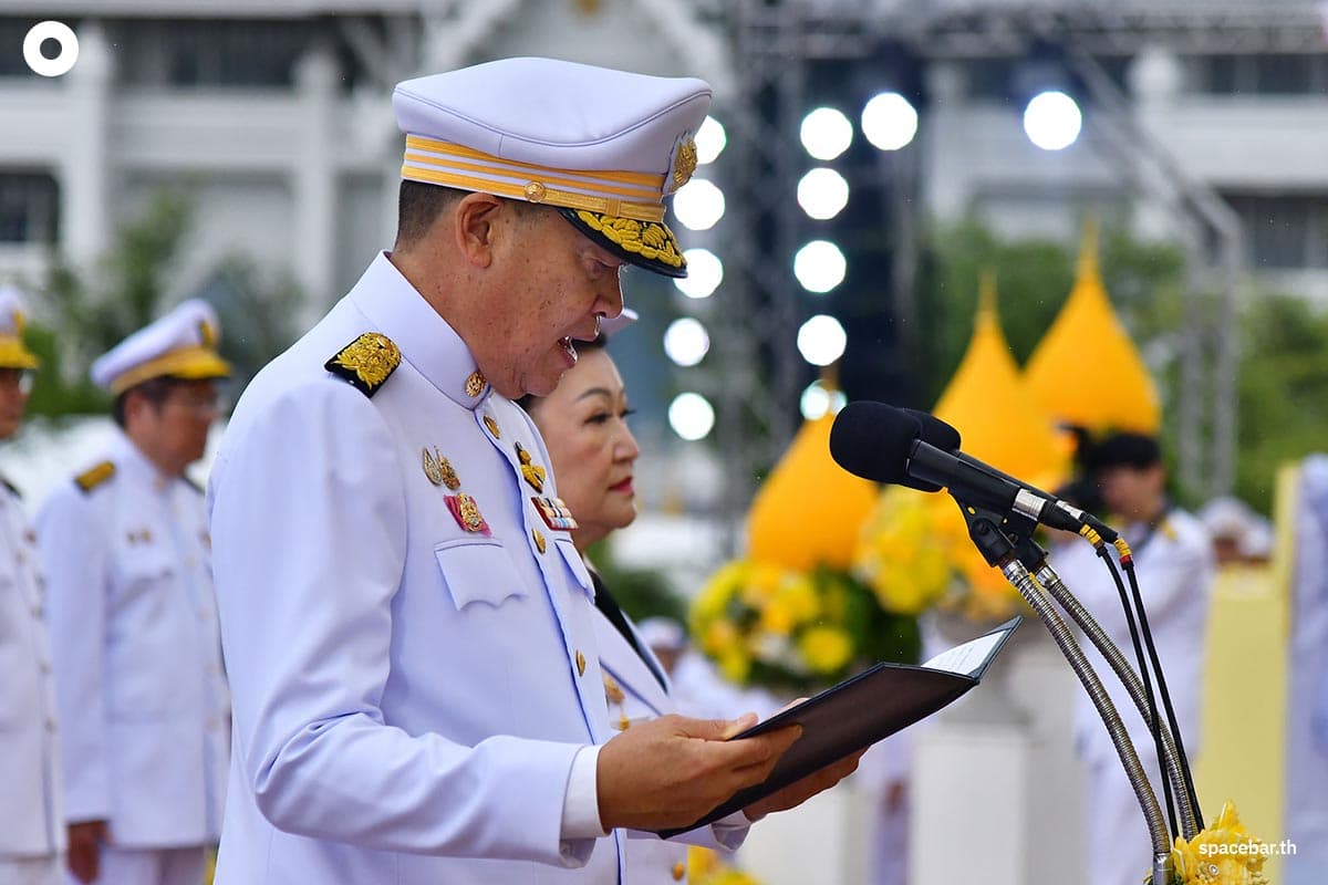 Prime_Minister_takes_the_oath_of_allegiance_Be_a_good_government_official_SPACEBAR_Photo07_d8e59ba25d.jpg