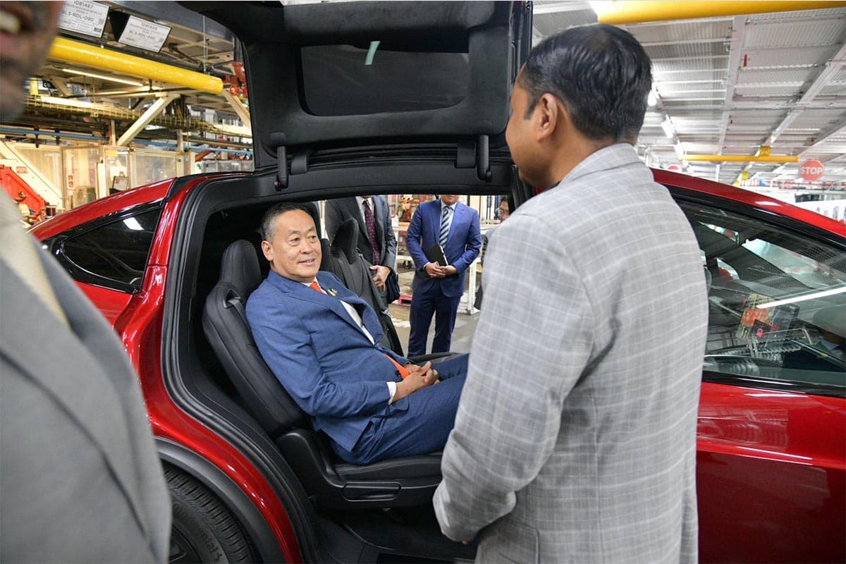 Prime_Minister_visits_Tesla_factory_SPACEBAR_Photo03_79264edd62.jpg