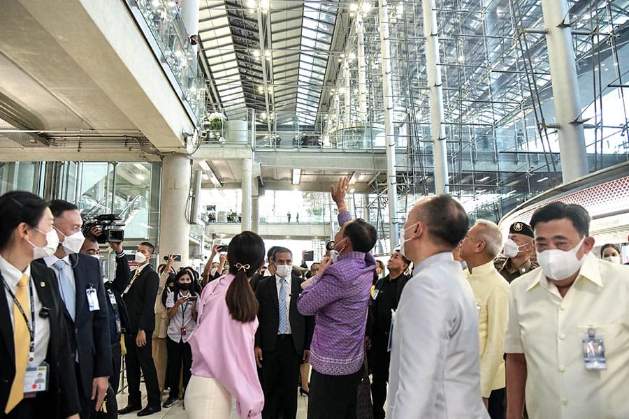 Prime_Minister_welcomes_10_million_tourists_to_Thailand_SPACEBAR_Photo04_5d4d724eab.jpeg