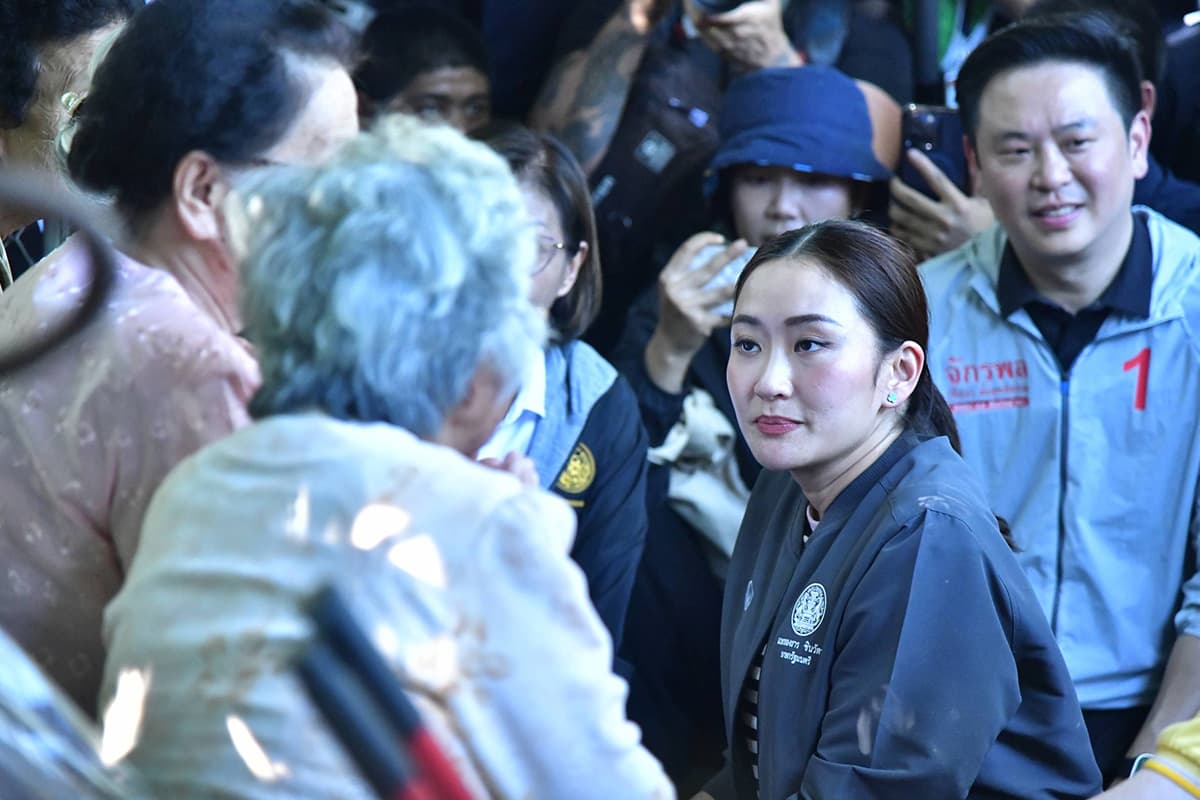 Prime_Minister_went_to_see_the_flood_situation_in_Chiang_Mai_SPACEBAR_Photo02_963cff61ca.jpg