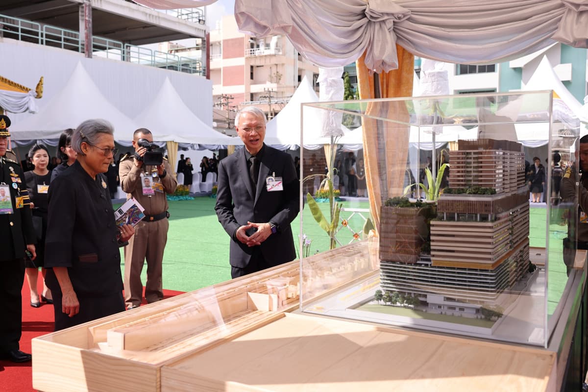 Princess-Maha-Chakri-Sirindhorn-presides-over-foundation-stone-ceremony-SPACEBAR-Photo03.jpg