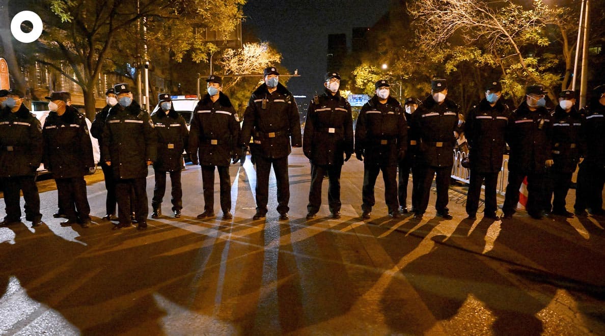 Protesters_gather_along_street_challenge_China_leaders_SPACEBAR_Photo08_6e7dfc6279.jpeg