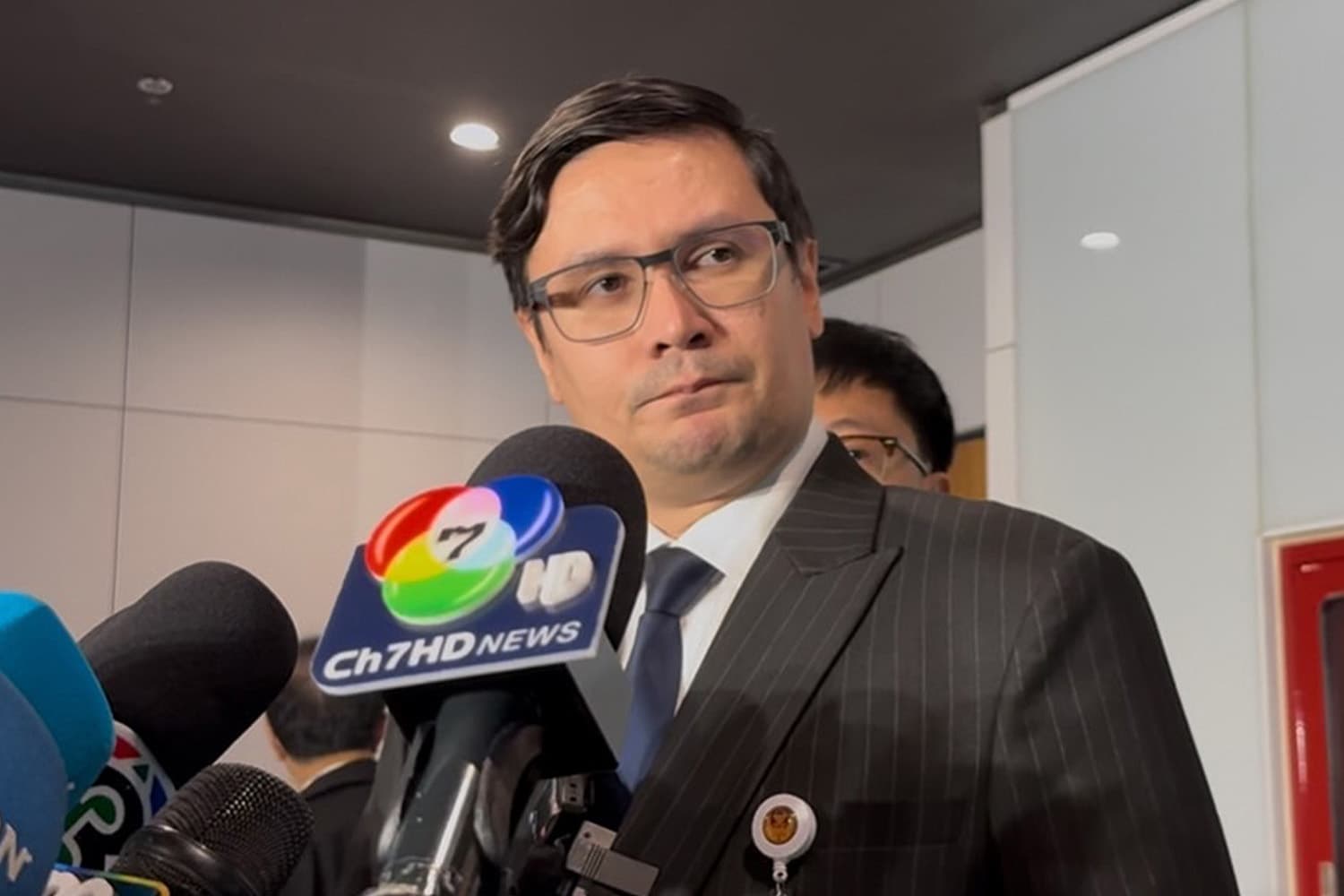 พลิกวิกฤติเป็นหายนะ ‘โรม’ ซัด ‘อิ๊งค์’ ใช้สัมพันธ์เจรจา ‘ไทย - กพช.’