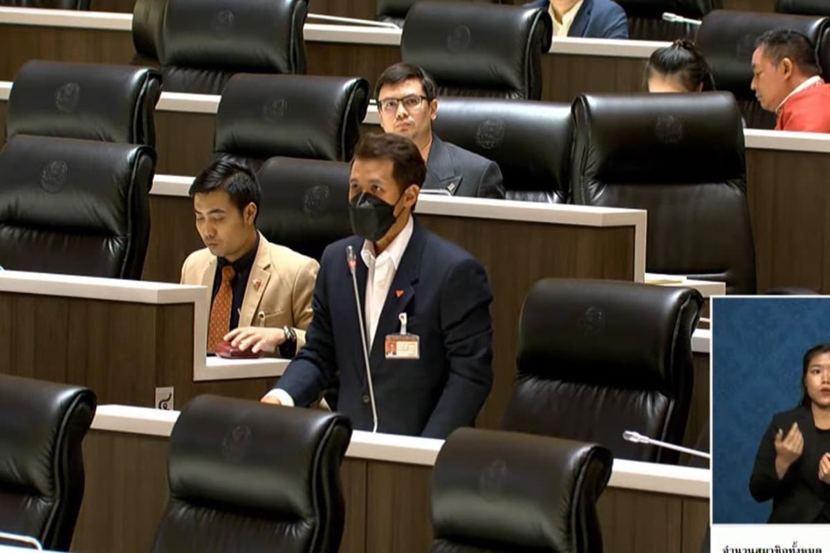 Rangsiman_Rom_complains_Prime_Minister_and_Minister_not_come_to_answer_the_topic_SPACEBAR_Photo03_5810849b71.jpg