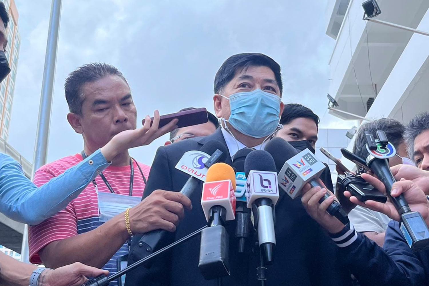 Ratchada_Suriyakul_Na_Ayutthaya_Report_Chaiwat_Limlikit_aksorn_and_Secretary_SPACEBAR_Hero_5a67da1018.jpeg