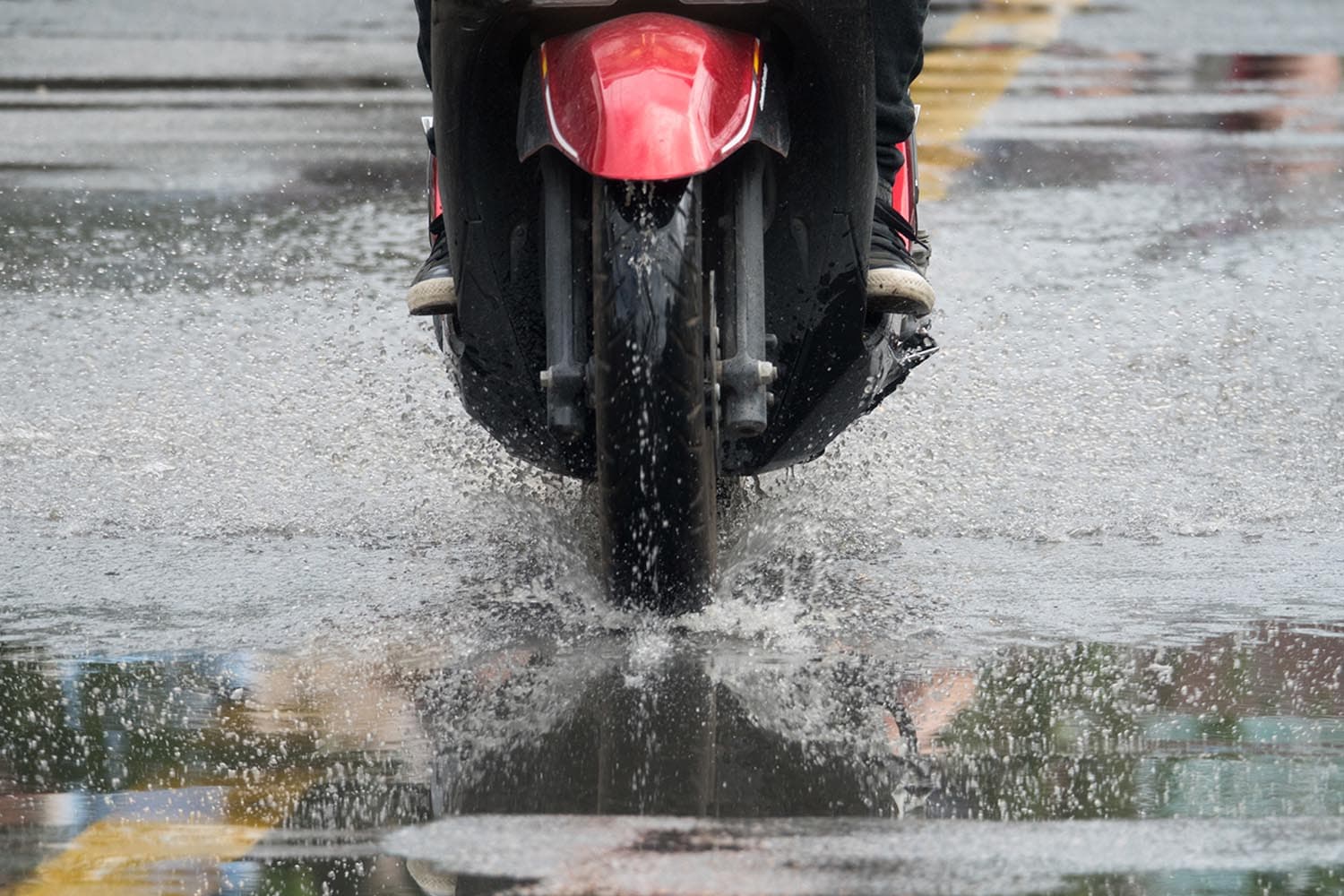 Reddit_question_have_you_have_to_tip_motorcycle_SPACEBAR_Hero_6d66d30f2a.jpg
