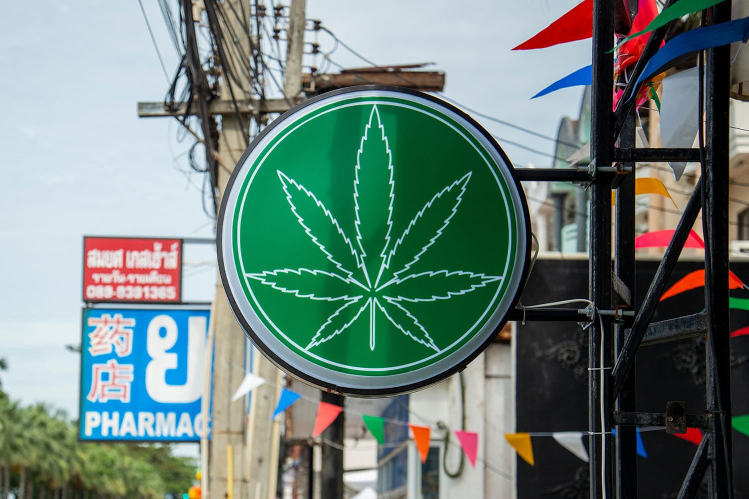 Research_finds_young_people_use_marijuana_higher_risk_schizophrenia_SPACEBAR_Hero_c0df500130.jpeg